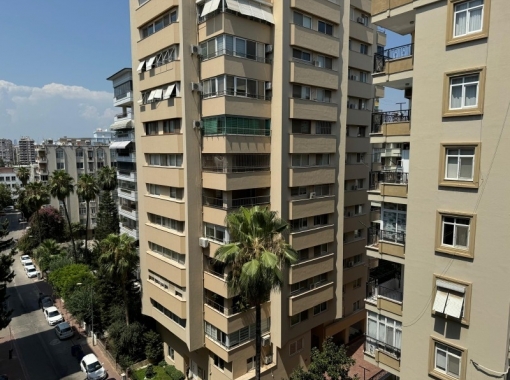 YÜZEVLERDE SATILIK 4+1 210 MT2 LUX DAİRE